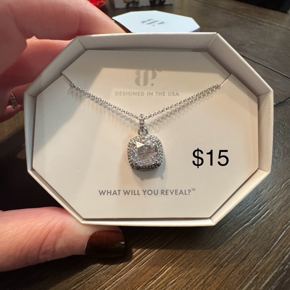 Stunning Silver Necklace with Crystal Pendant
